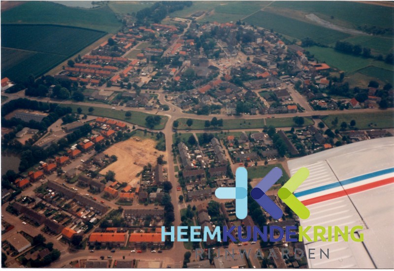 Lobith 07-1994 Luchtfoto Oud lobith-Nieuw Lobith met terrein sloop Mavo Coll. G.B.Janssen (12)